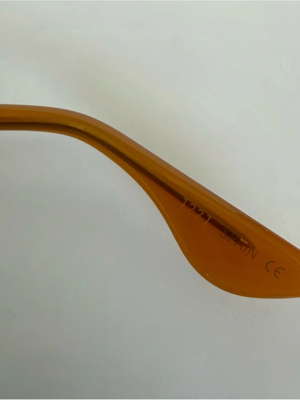 NEW!!! MO oval women sunglasses European brand Retail 350$